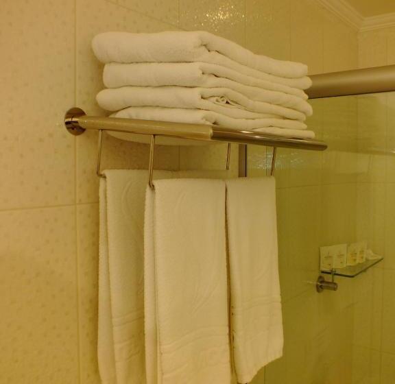 家庭间, Videiras Palace