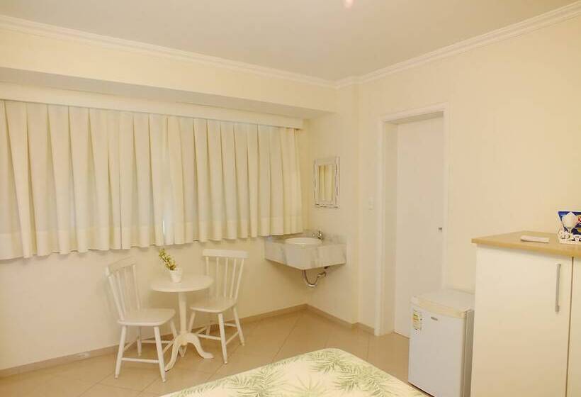 四人标准间, Videiras Palace