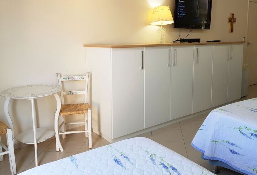 四人标准间, Videiras Palace