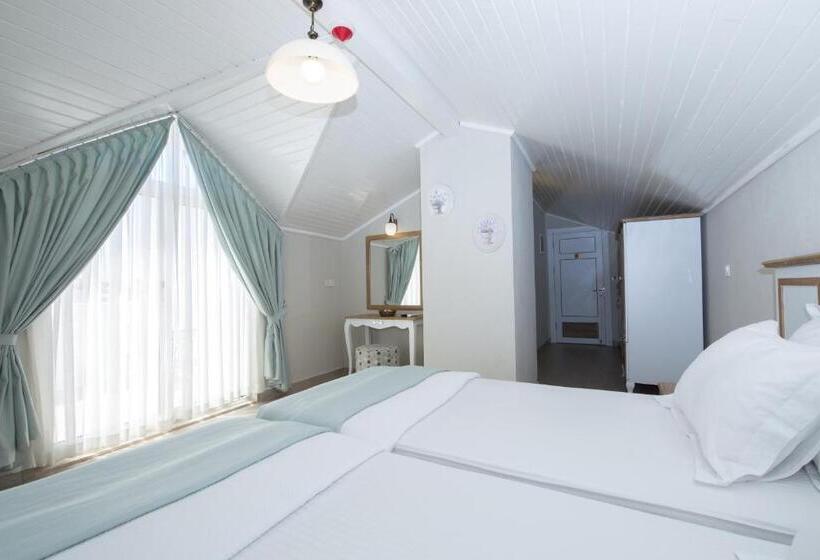 غرفة دور أخير, Datca Beyaz Ev