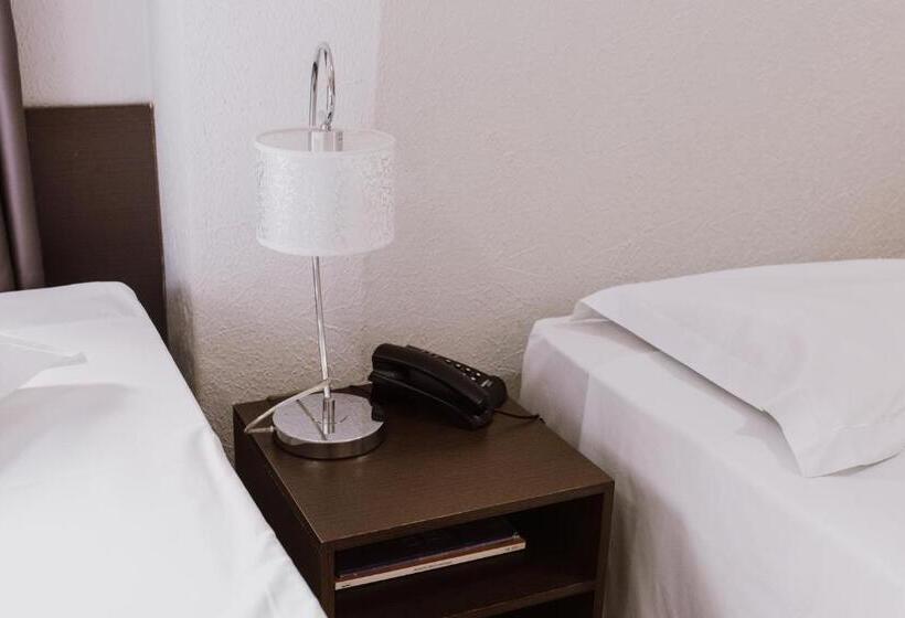 Четырехместный Номер Стандарт, Alzira Granada