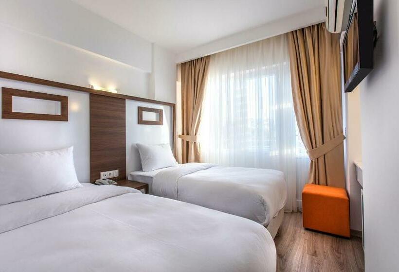 スタンダードルーム, Demir Suit