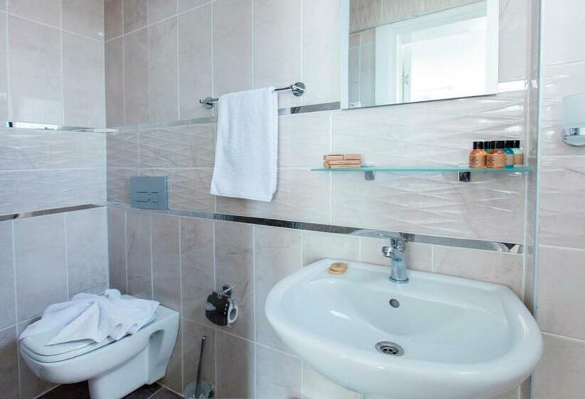 オーシャンビュースタンダードルームバルコニー付き, Demir Suit