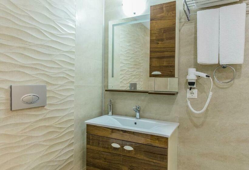 オーシャンビュースイート, Demir Suit