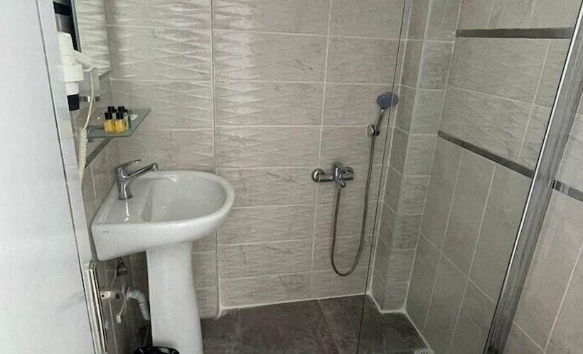 ダブルベッドスタンダードルーム, Demir Suit