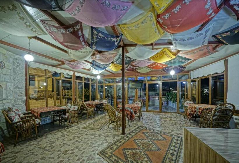 اتاق استاندارد سه نفره, Goreme Art Stone