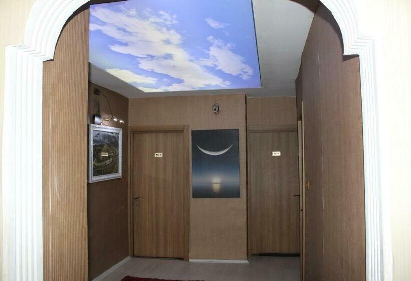 اتاق لوکس, Kars Konak