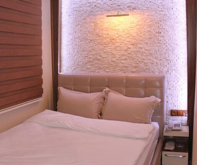 اتاق خانوادگی, Kars Konak