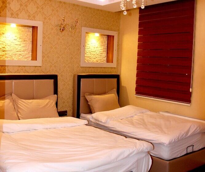 اتاق استاندارد سه نفره, Kars Konak