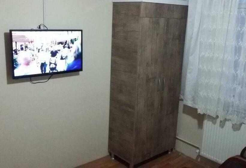 غرفة قياسية ثلاثية, Kervansaray