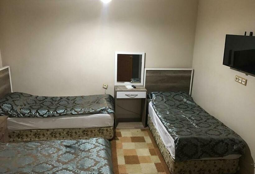 غرفة قياسية ثلاثية, Kervansaray