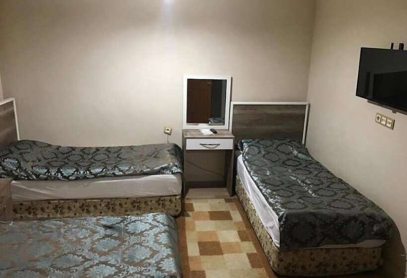 غرفة قياسية ثلاثية, Kervansaray