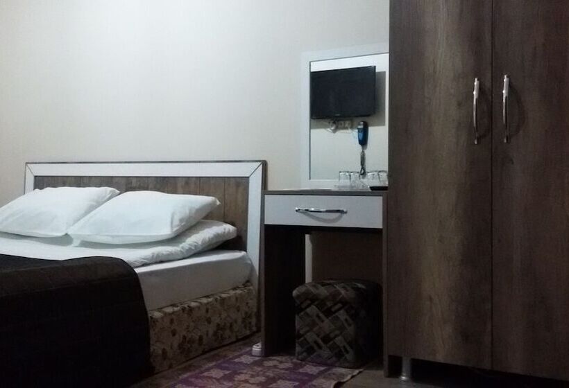 غرفة قياسية فردية, Kervansaray