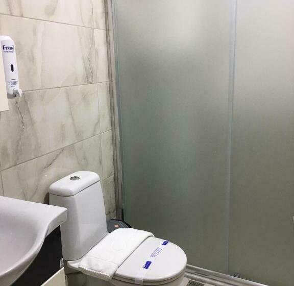 标准三人间, Koc