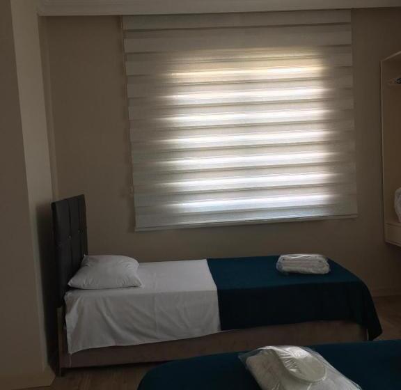 带阳台标准四人间, Koc