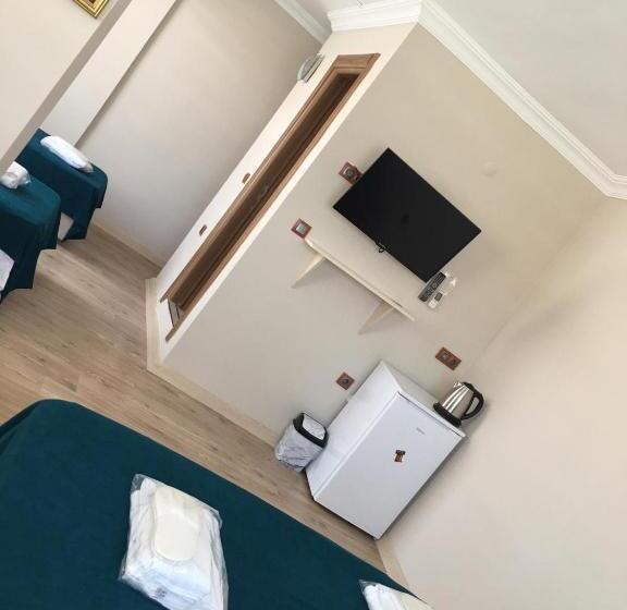 带阳台标准四人间, Koc