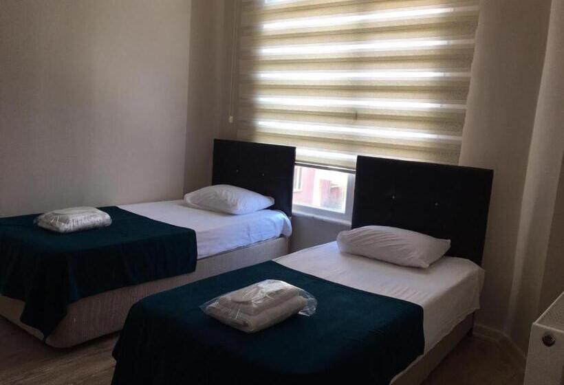 带阳台标准四人间, Koc