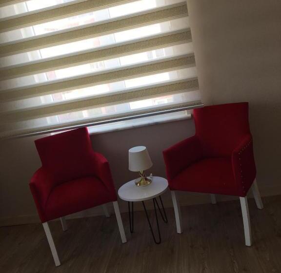 带阳台标准四人间, Koc