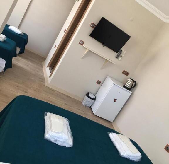 带阳台标准四人间, Koc