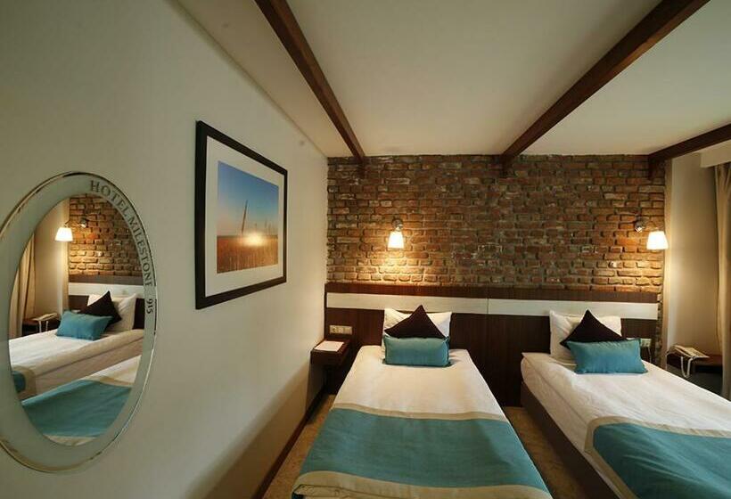 اتاق لوکس با چشمانداز دریا, Milestone1915