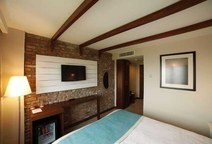 اتاق لوکس با چشمانداز دریا, Milestone1915