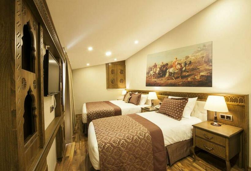 اتاق لوکس خانوادگی, Ney