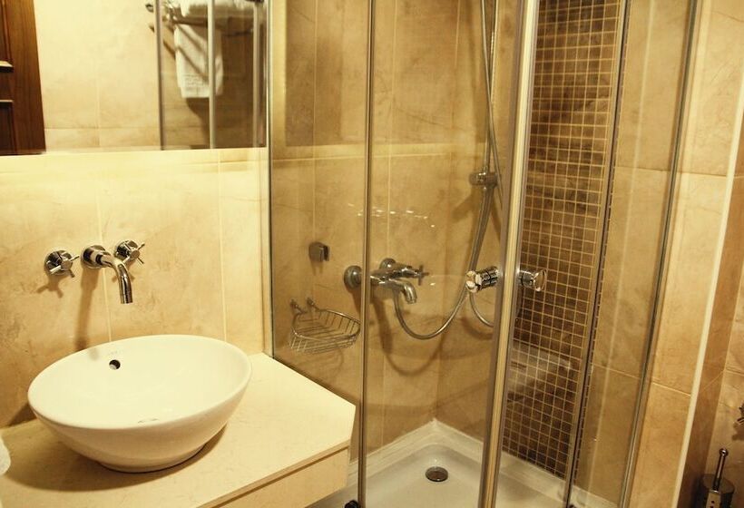 اتاق راحتی یک تخته, Ney