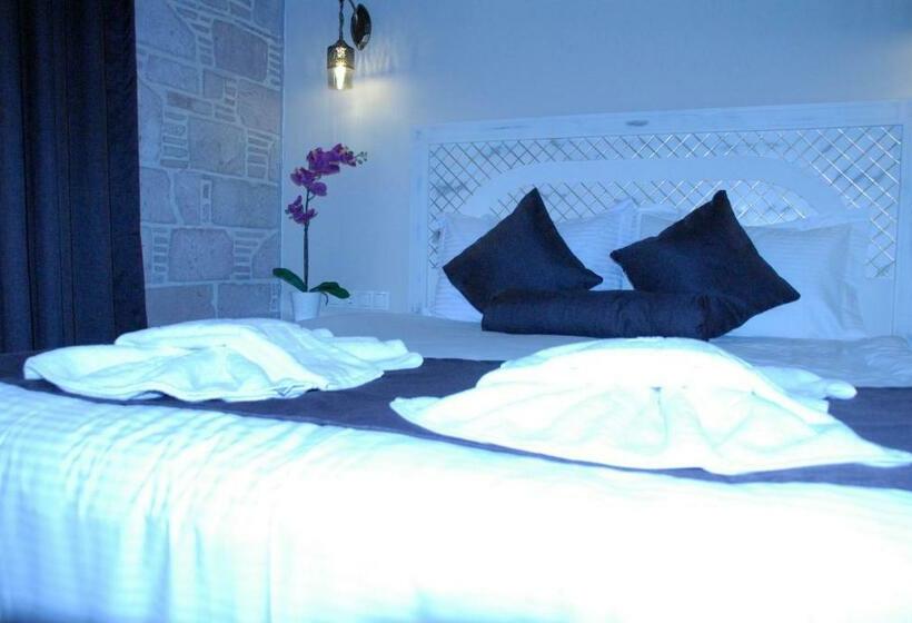 جناح عائلي, Orchis