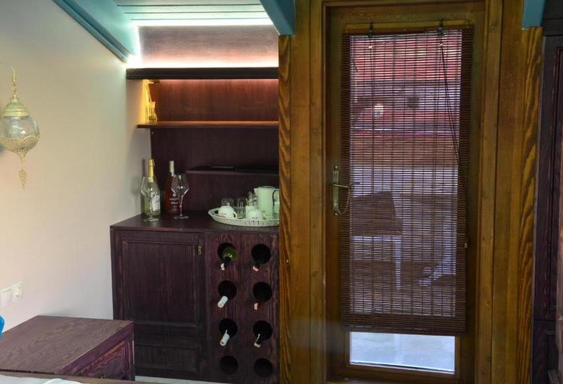 جناح سرير كينج, Orchis