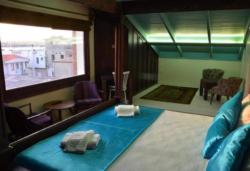 جناح سرير كينج, Orchis