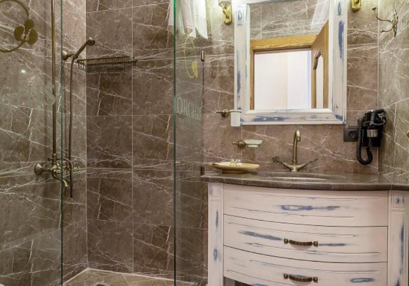 غرفة ديلوكس, Orchis