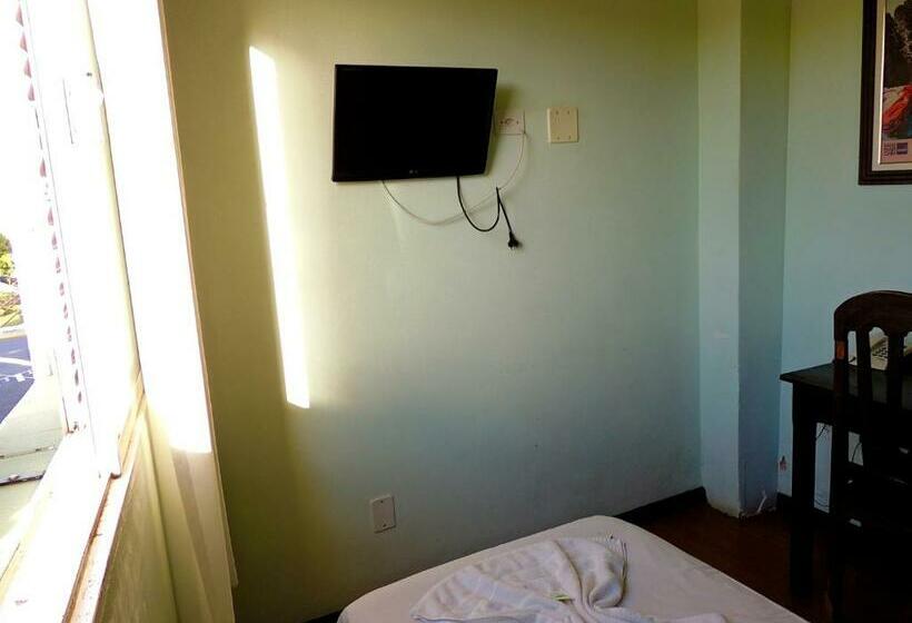 غرفة قياسية فردية, Oriente