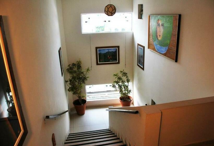 غرفة قياسية فردية, Oriente