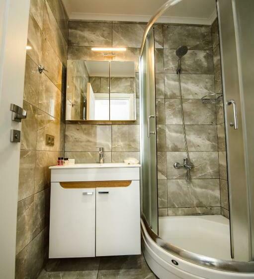 اتاق استاندارد با بالکن و چشمانداز دریا, White House