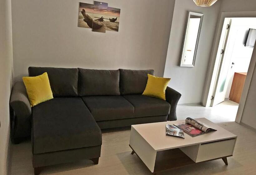 سوییت با چشمانداز باغ, White House