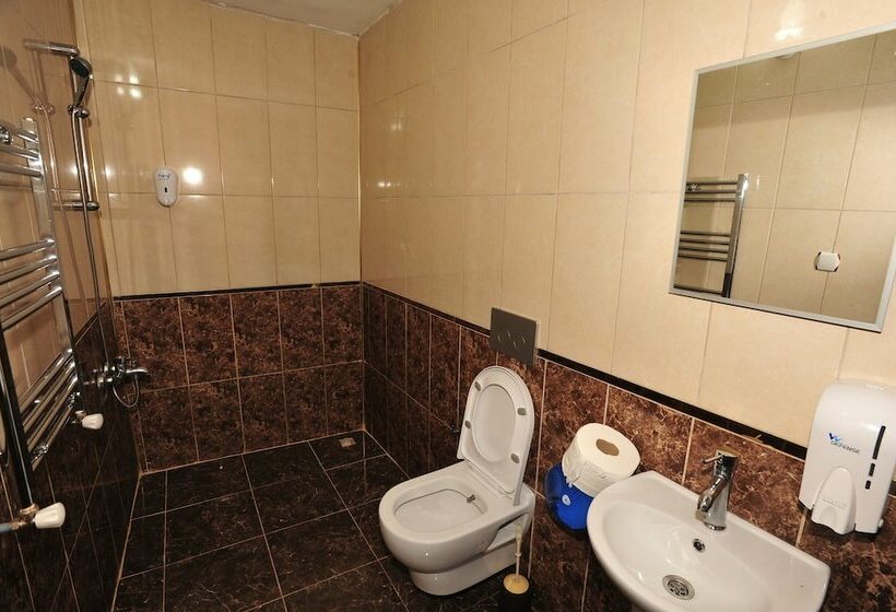 Quarto Quádruplo Estandar, Cam Motel