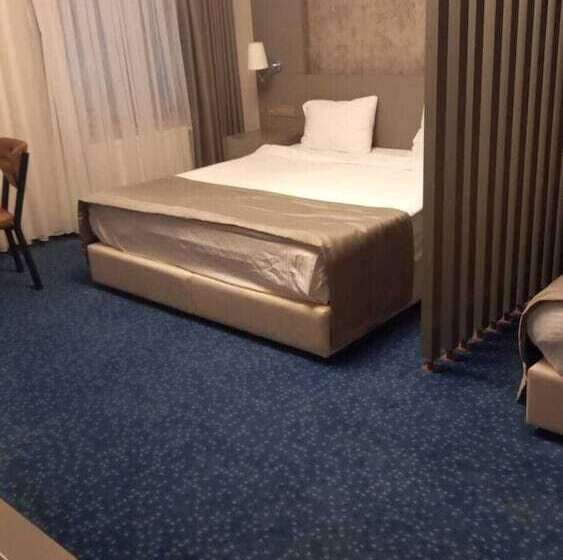 اتاق لوکس سه تخته, Acar Suite