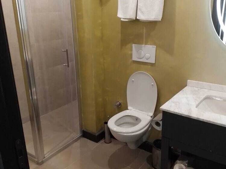 اتاق لوکس سه تخته, Acar Suite