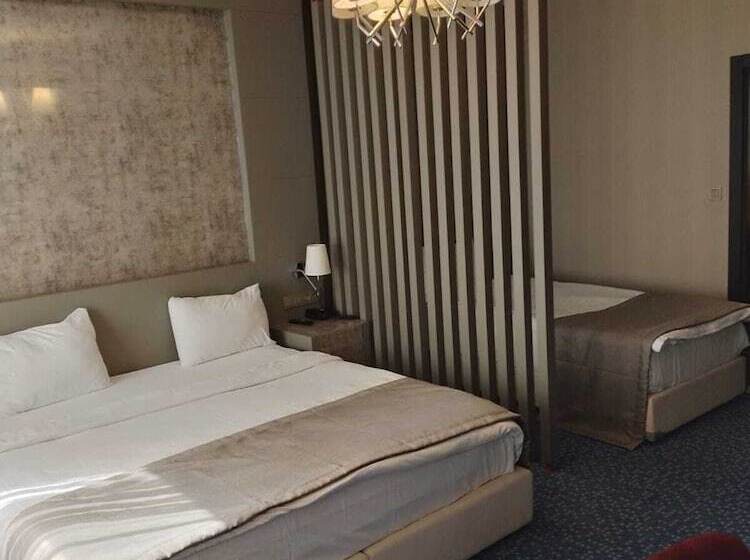 اتاق لوکس سه تخته, Acar Suite