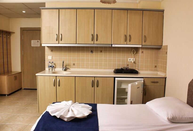 اتاق استاندارد سه نفره, Berraksu