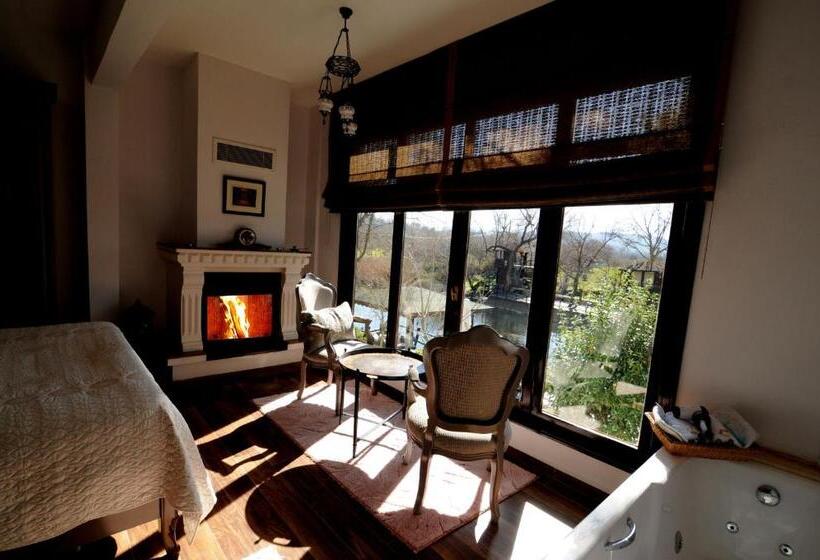 סוויטה עם ג'קוזי, Beyaz Ev Agva  Adult Only +15