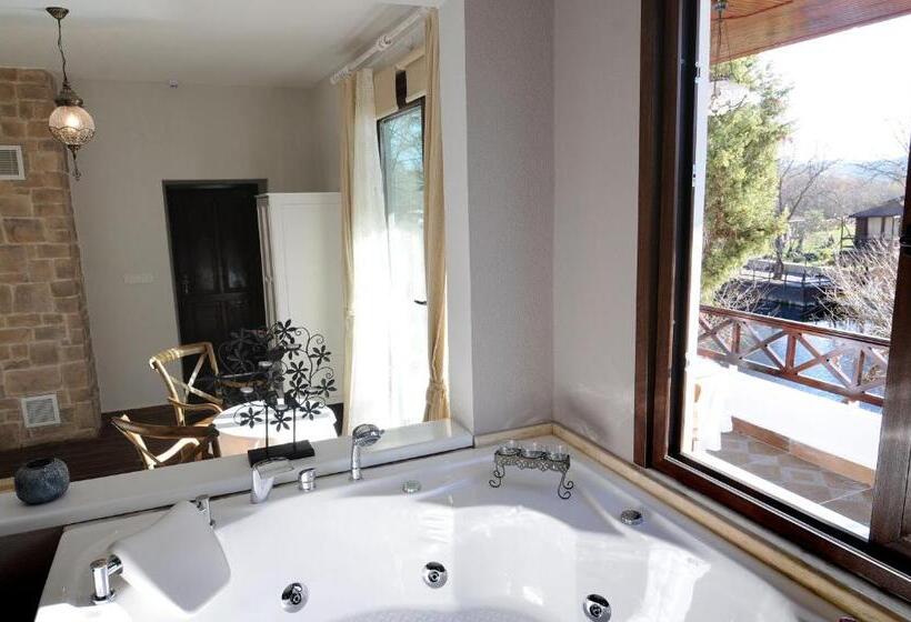 מיטת קינג בסוויטה, Beyaz Ev Agva  Adult Only +15