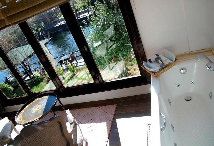 סוויטה עם ג'קוזי, Beyaz Ev Agva  Adult Only +15