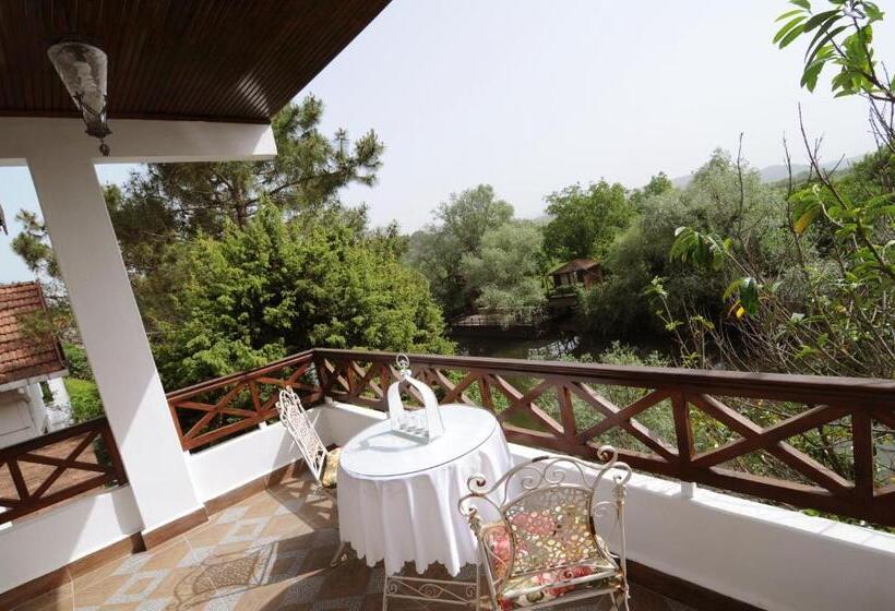 סוויטה עם ג'קוזי, Beyaz Ev Agva  Adult Only +15