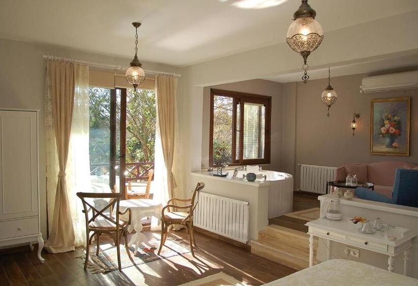 מיטת קינג בסוויטה, Beyaz Ev Agva  Adult Only +15