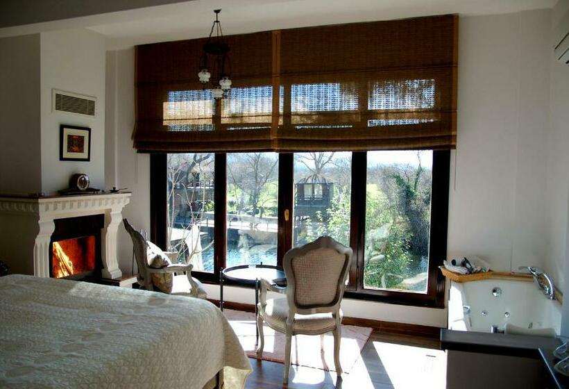 סוויטה עם ג'קוזי, Beyaz Ev Agva  Adult Only +15