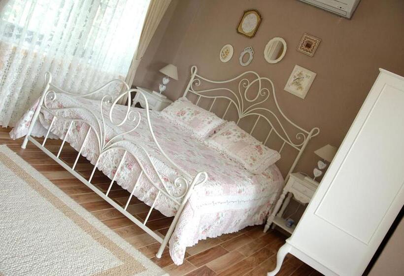 סוויטה עם ג'קוזי, Beyaz Ev Agva  Adult Only +15