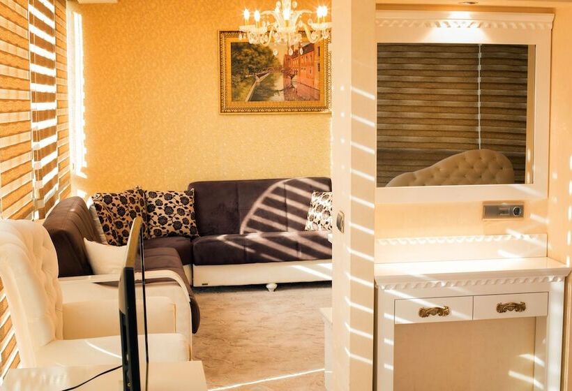 סוויטה, Cavusoglu Tower