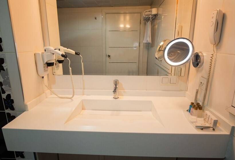 חדר קומפורט, Cavusoglu Tower