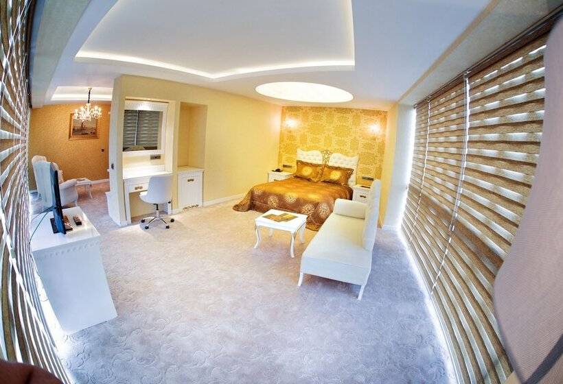 סוויטה, Cavusoglu Tower